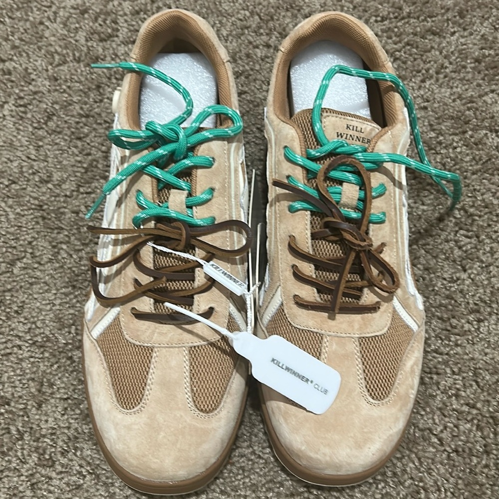Killwinner Tan and Green Sneakers with Classic Low-Top Design